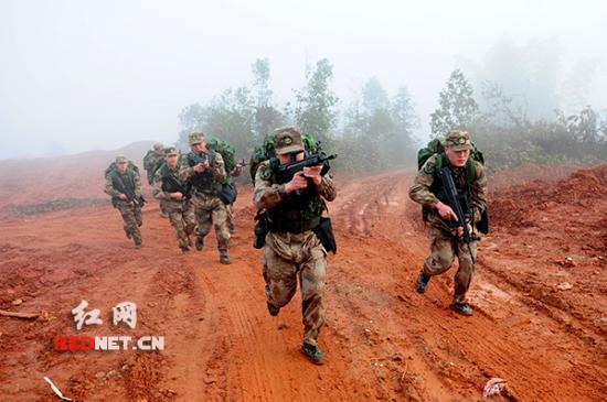 中国裁军30万开始启动 军队规模将减至200万